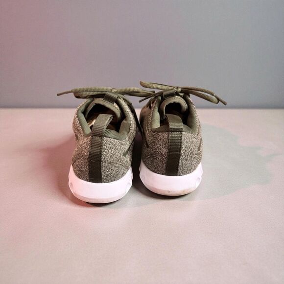 Puma Women’s Sage Green Sneakers / SZ: 8.5 - Picture 5 of 8